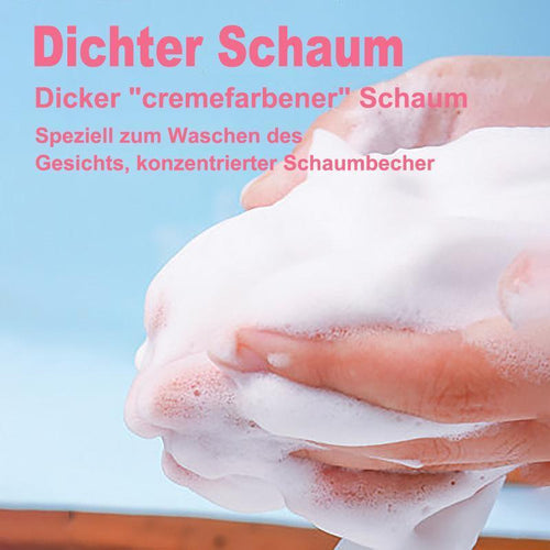 Schäumender Becher